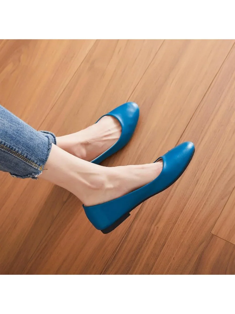 Women Azure Blue PU Leather Closed Toe Comfortable Flexible Slip On Ballet Flats